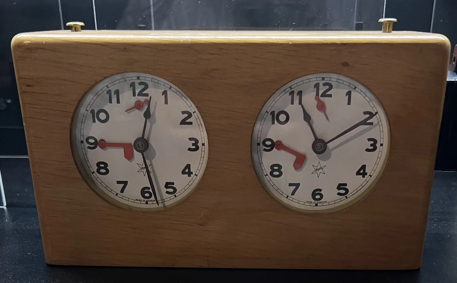 Max Andres / Alpha – A Long-Running German Chess Clock Line