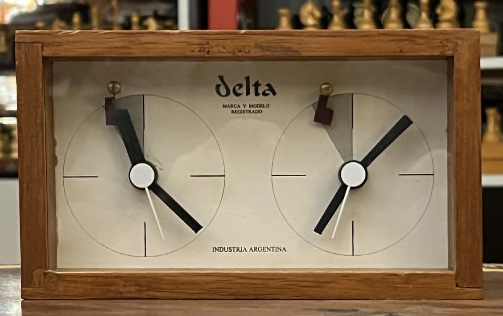 Delta Argentina Mid-to-late 20th century Likely made by a firm named ‘Delta’, but no other evidence exists regarding this clock’s origins.