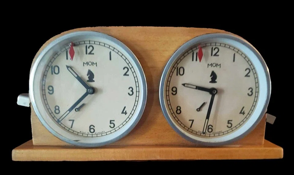 MOM - Magyar Optikai Művek and the Mature Hungarian Factory Chess Clock