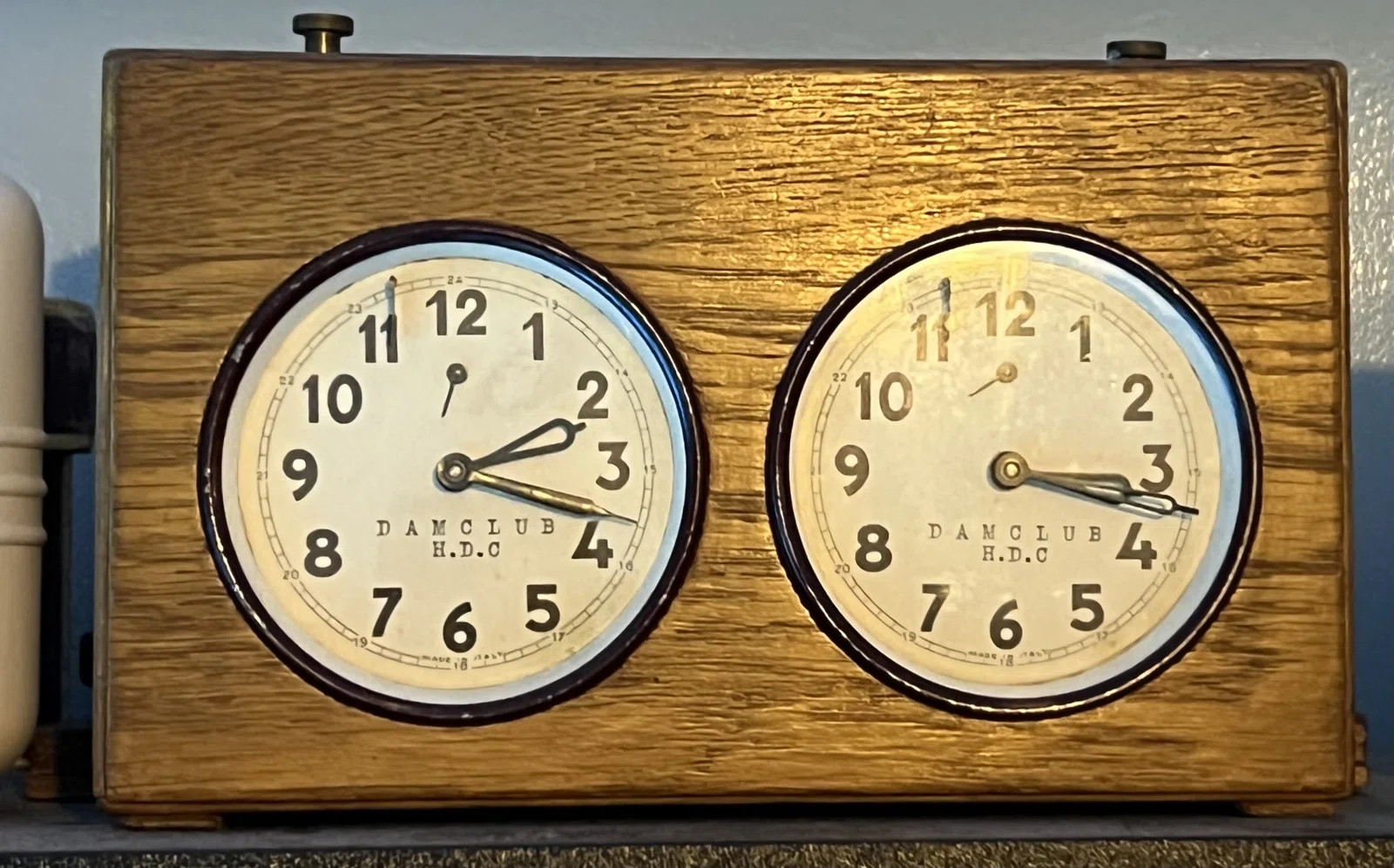DAM CLUB H.D.C. club clock using Italian-marked clock components; the complete chess clock is not an identified Italian factory model.